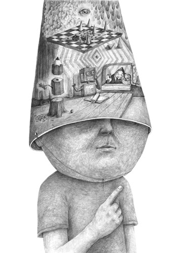 脑袋上扣桶的人