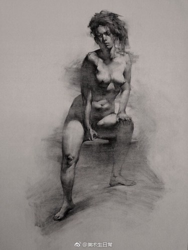 坐着的女人体素描画