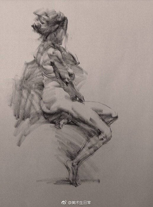 结构性很强的人体素描画欣赏