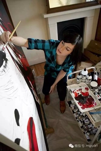 会画画的女孩是最漂亮的，当她遇见她时，她就结婚了。