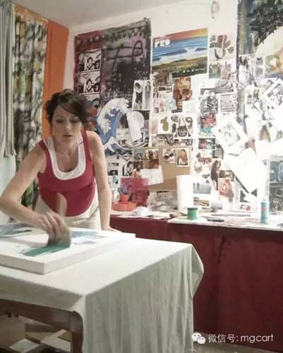 会画画的女孩是最漂亮的，当她遇见她时，她就结婚了。