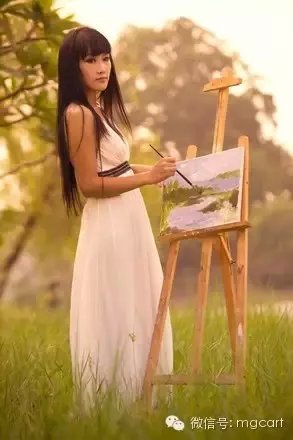 会画画的女孩是最漂亮的，当她遇见她时，她就结婚了。