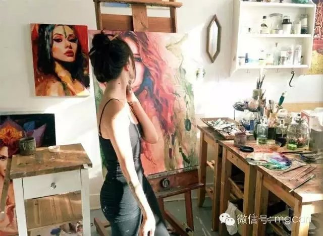 会画画的女孩是最漂亮的，当她遇见她时，她就结婚了。