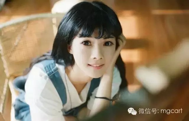 会画画的女孩是最漂亮的，当她遇见她时，她就结婚了。