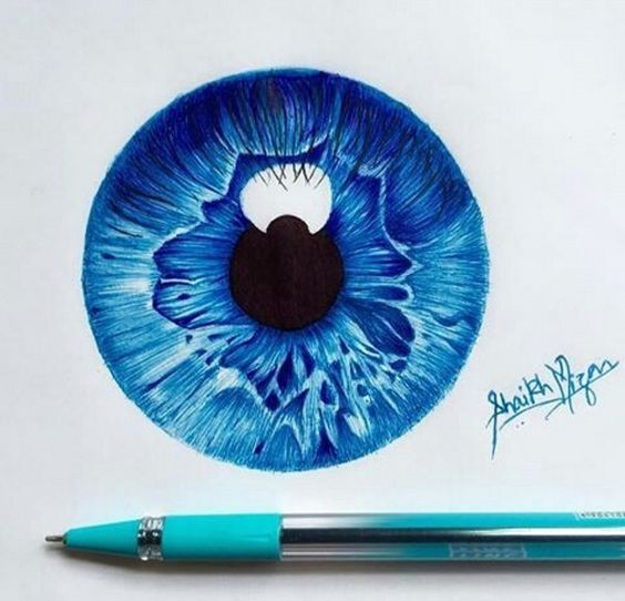 漂亮的彩色铅笔画眼睛，适合模仿学习做头像
